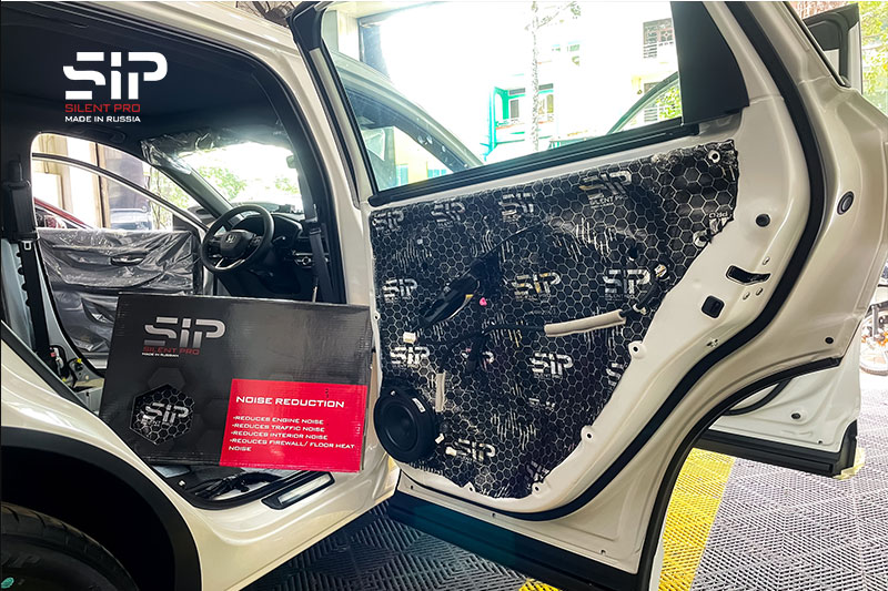 Có nên dán cách âm cho ô tô?