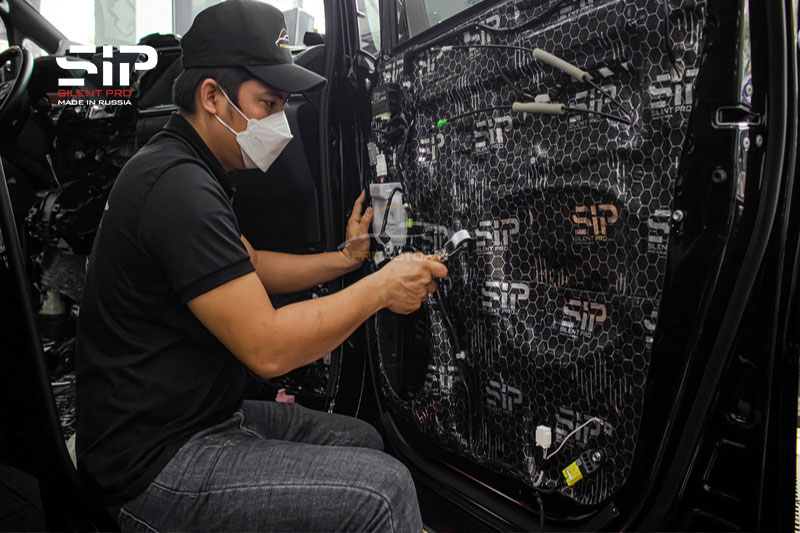 Thi công cách âm SIP 4 cánh cửa