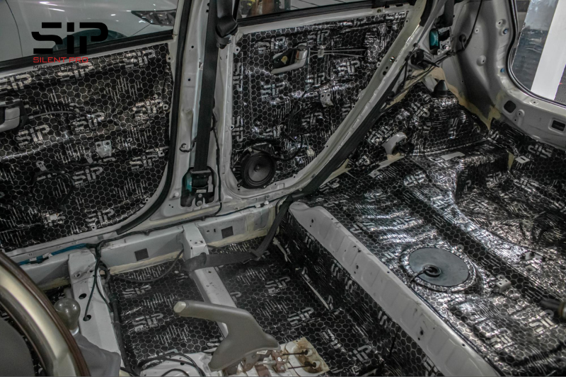 Cải thiện chất lượng âm thanh trong xe khi cách âm sàn ô tô