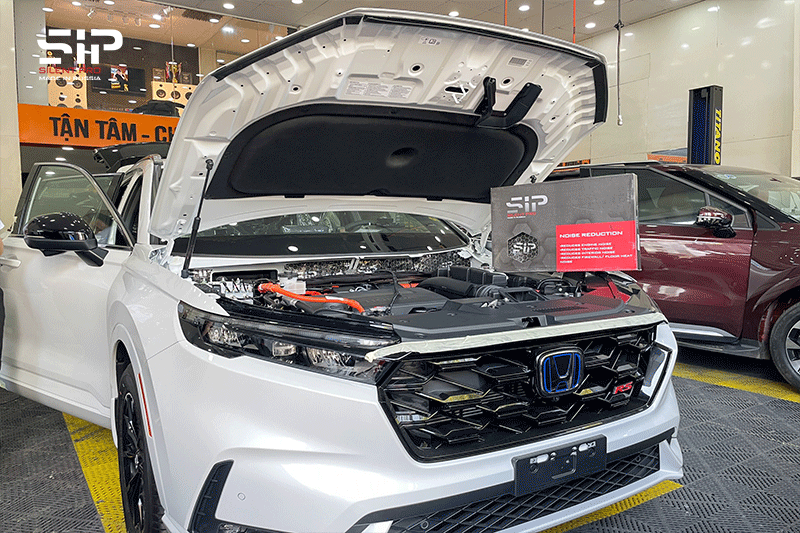 Dán cách âm xe ô tô bằng vật liệu chất lượng giúp cách âm, giảm tiếng ồn hiệu quả