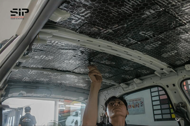 Hình ảnh cách âm xe hơi vị trí trần xe