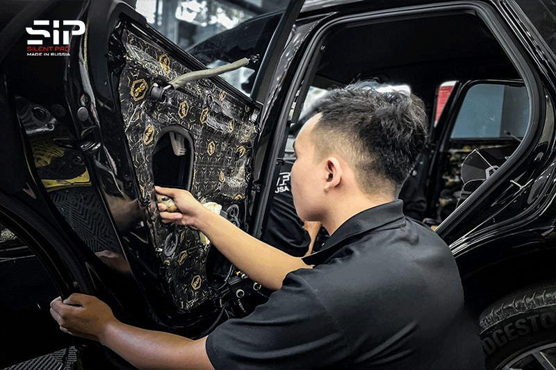 Hình ảnh dán vật liệu cách âm xe hơi