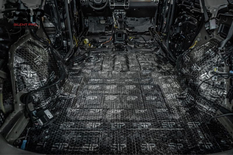 Hoàn thiện quá trình dán cách âm sàn ô tô thương hiệu SIP