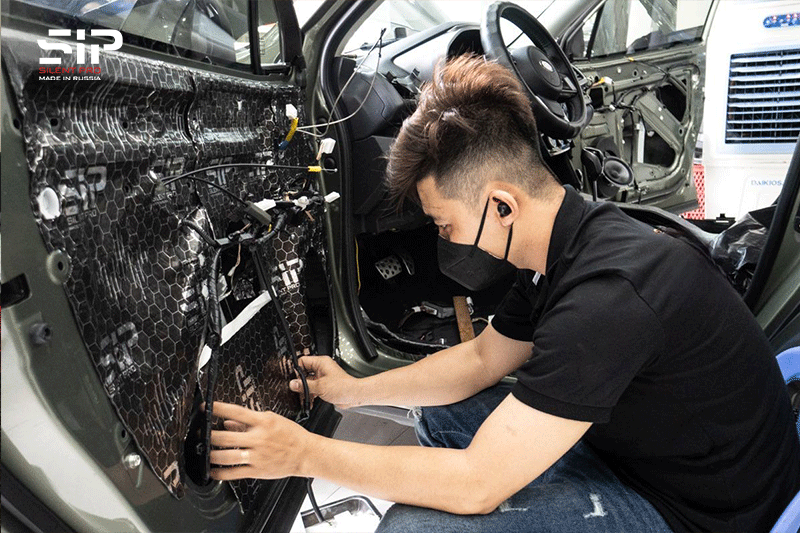 Quy trình dán cách âm chống ồn xe ô tô