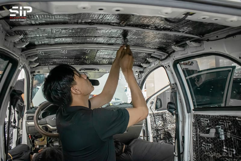 Dán cách âm trần xe hơi
