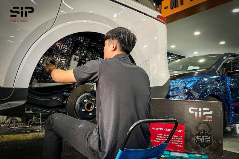 Dán vật liệu cách âm ô tô SIP cho vị trí hốc bánh ngoài