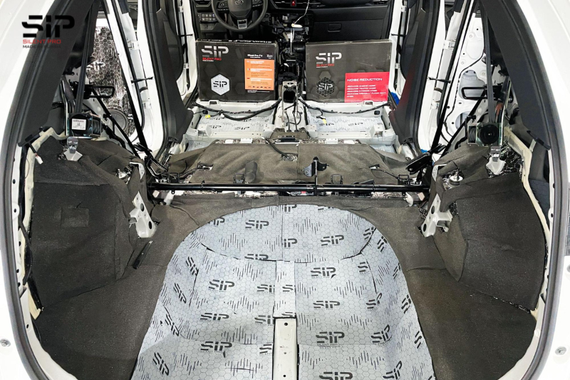 Kết hợp sử dụng vật liệu cách âm và tiêu âm để chống ù hiệu quả