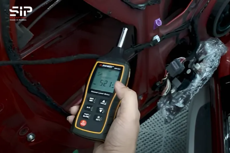 Kiểm tra bằng máy đo cường độ âm thanh