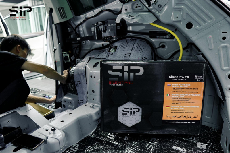 Dán cách âm và tiêu âm hốc bánh trong xe ô tô