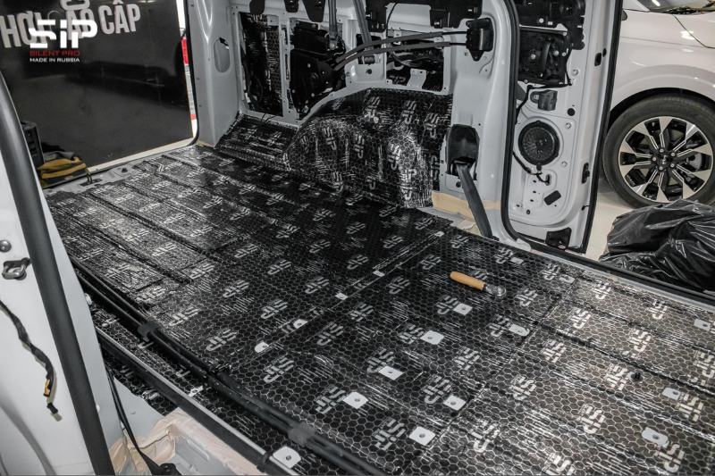 Dán cách âm sàn xe ô tô