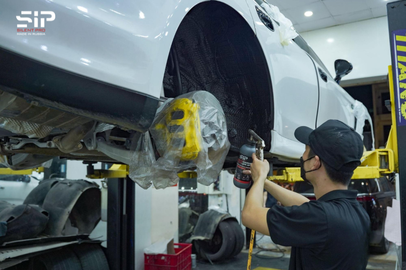 Sơn phủ gầm cách âm chống ồn ô tô