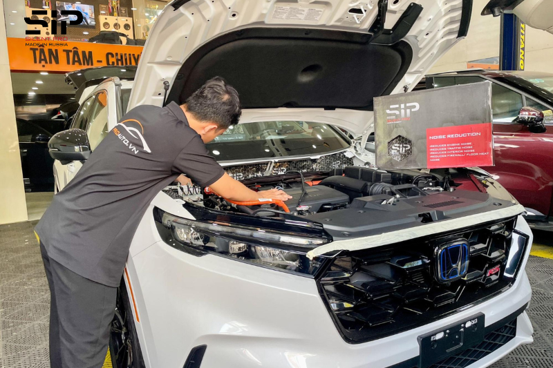 Thi công cách âm khoang máy cho xe hơi