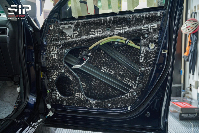 Dán cách âm SIP tại vị trí cửa xe hơi
