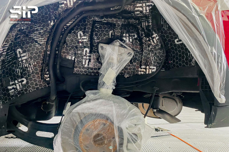 Dán cách âm SIP tại vị trí 4 hốc bánh xe hơi