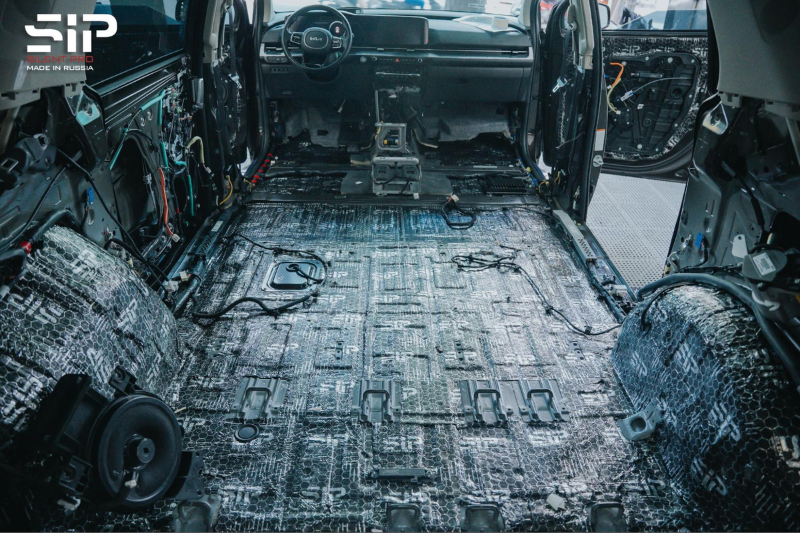 Dán cách âm SIP tại vị trí sàn xe ô tô