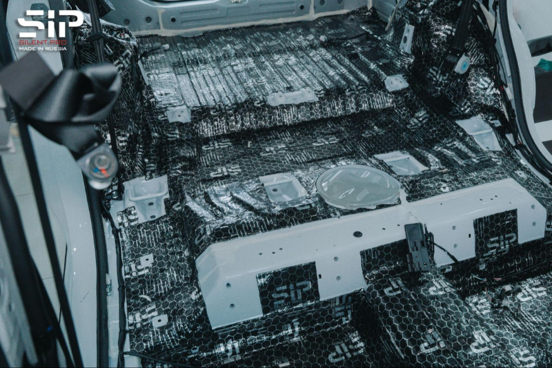 Dán cách âm SIP tại vị trí sàn xe ô tô