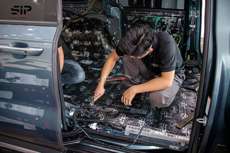 Cách âm vị trí sàn xe