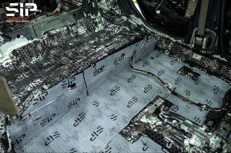 Dán vật liệu tiêu âm Silent Pro F6 tại sàn xe