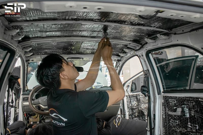 Cách âm vị trí trần xe 