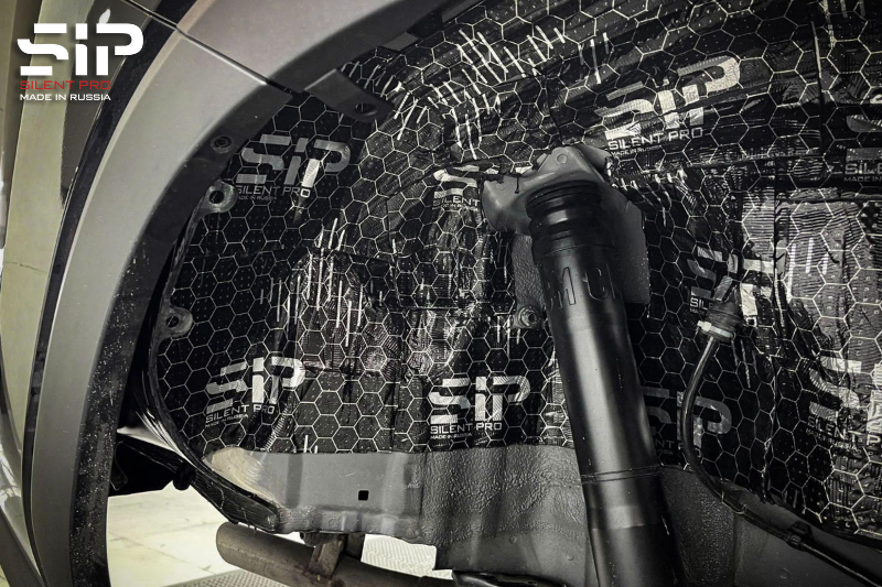 Dán cách âm SIP tại vị trí 4 hốc bánh xe hơi