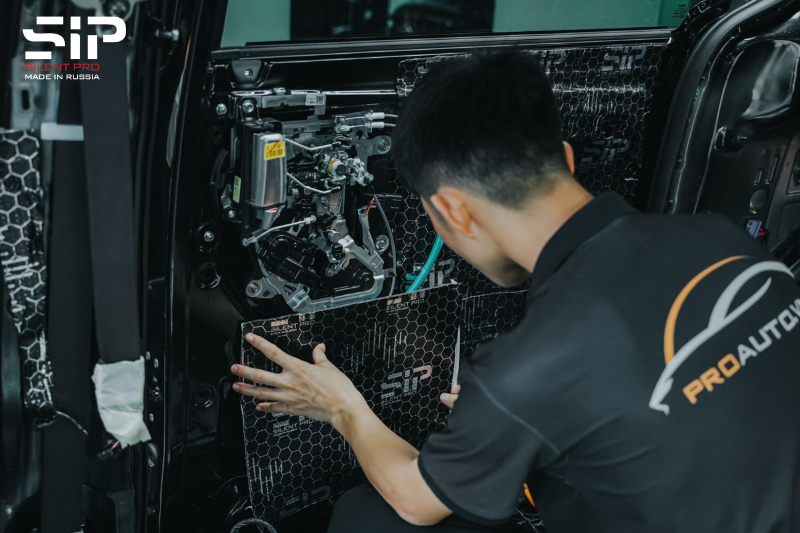 Dán cách âm SIP tại vị trí cửa xe hơi