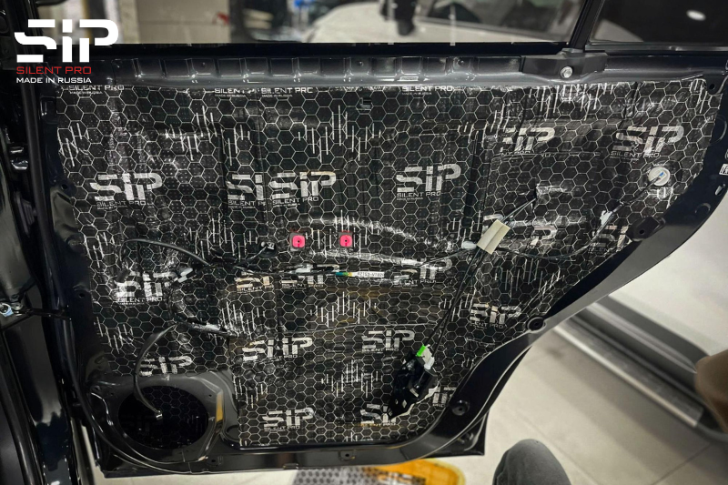 Dán cách âm SIP tại vị trí cửa xe hơi