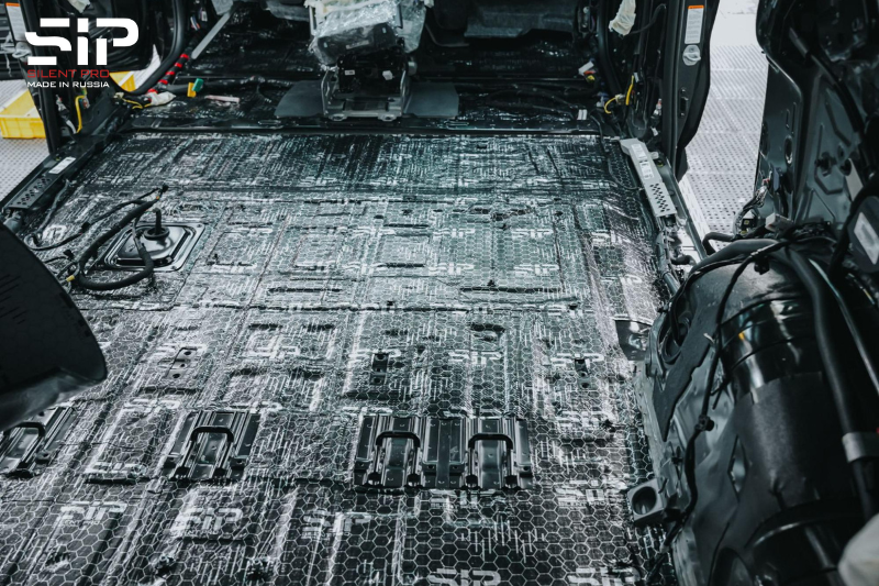 Dán cách âm SIP tại vị trí sàn xe ô tô