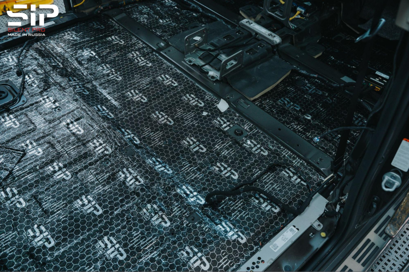 Dán cách âm SIP tại vị trí sàn xe ô tô