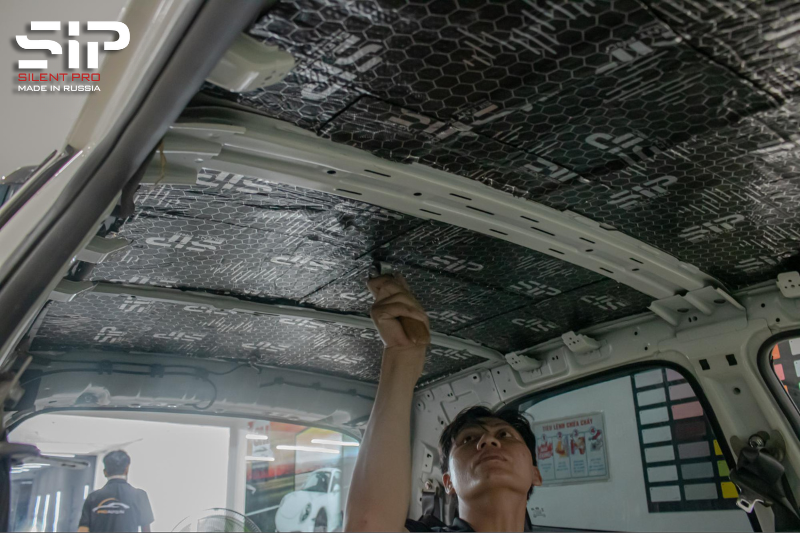 Dán cách âm SIP tại vị trí trần xe