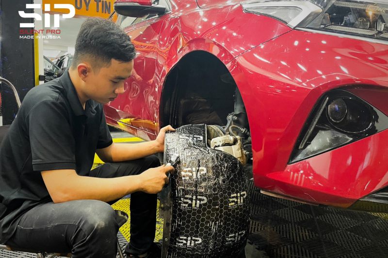 Thi công dán cách âm SIP cho hốc bánh xe hơi 