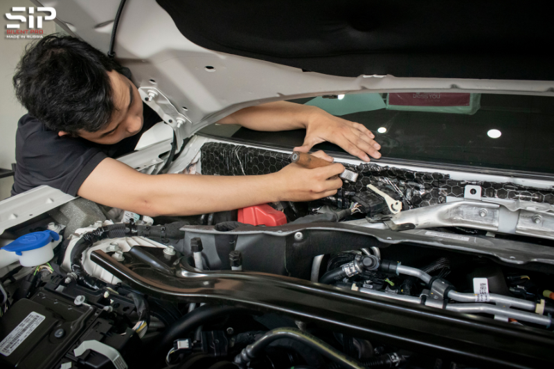 Dán cách âm SIP tại khoang máy ô tô - Cách âm SIP xe ô tô tại Đắk Lắk