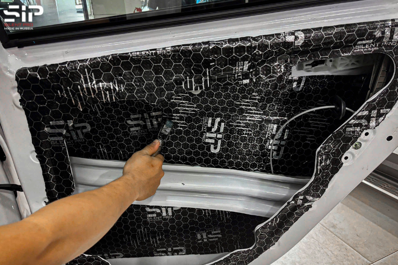 Cách âm SIP xe ô tô tại Gia Lai – Cửa xe dán vật liệu cách âm SIP