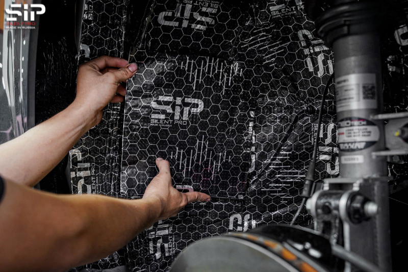 Kỹ thuật đo và dán vật liệu cách âm SIP xe ô tô tại Gia Lai