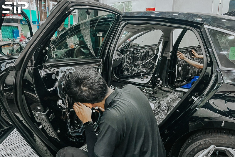 Thi công cửa xe bằng SIP - Cách âm SIP xe ô tô tại Quảng Nam