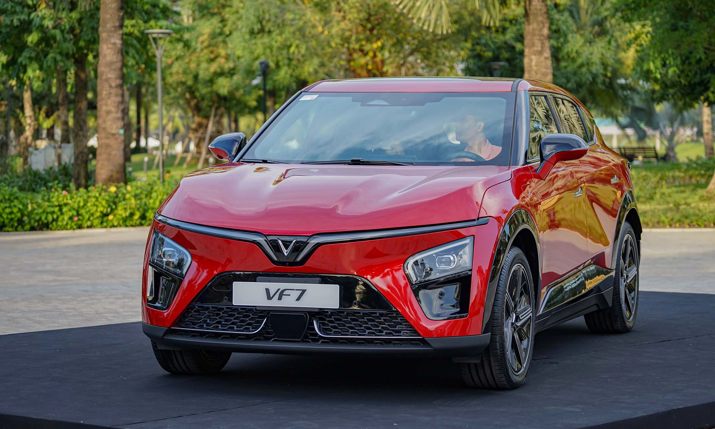 Vinfast VF7